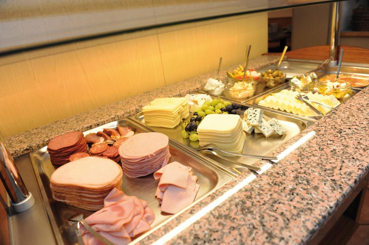 Gaestehaus Standardhaus Σάαλμπαχ-Χίντεργκλεμ Εξωτερικό φωτογραφία