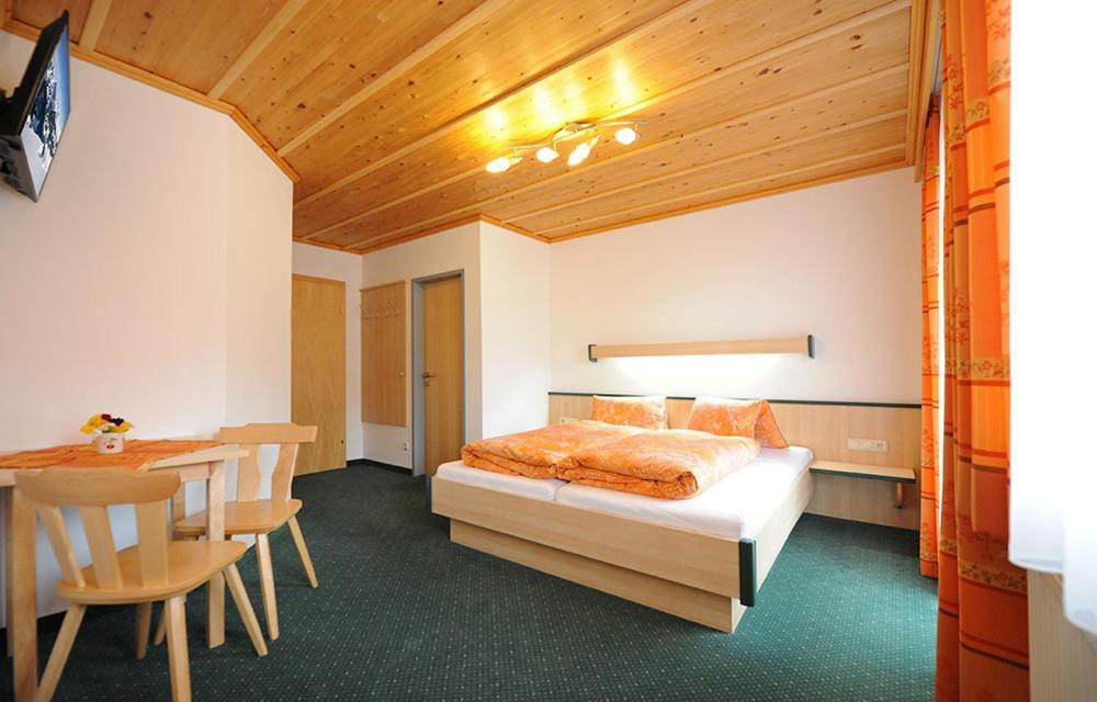 Gaestehaus Standardhaus Σάαλμπαχ-Χίντεργκλεμ Εξωτερικό φωτογραφία